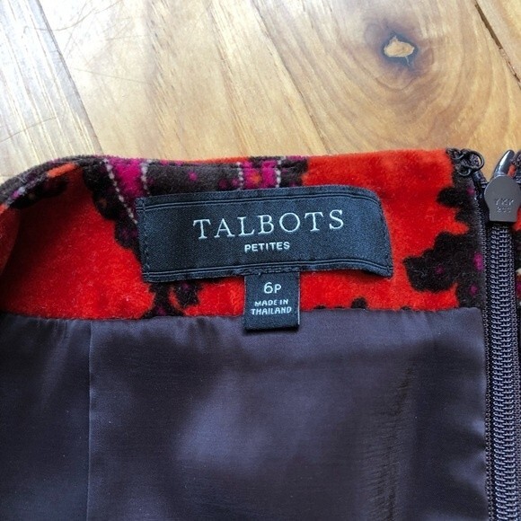 Talbots • Velvet Paisley Pencil Skirt 8p - Picture 3 of 3